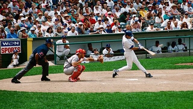 Ryne Sandberg Baseball Cards & Memorabilia Surged in Value at Collectors Convention