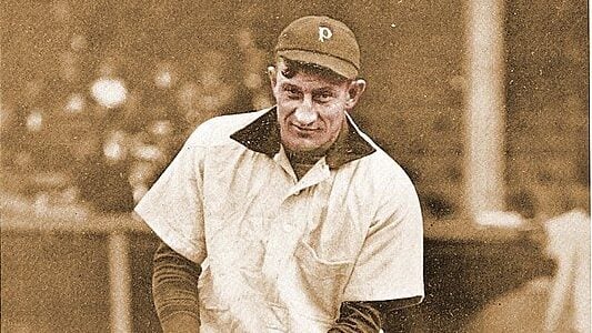 Rare T206 Honus Wagner Baseball Card Has Surfaced... With a Unique Twist 18 Rare T206 Honus Wagner Baseball Card Has Surfaced… With a Unique Twist