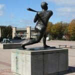 how many home runs did hank aaron hit