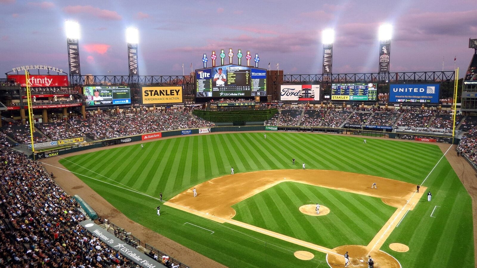 3 White Sox Sluggers Are Each One Homer From a 2008 Feat - MLB Daily Dingers